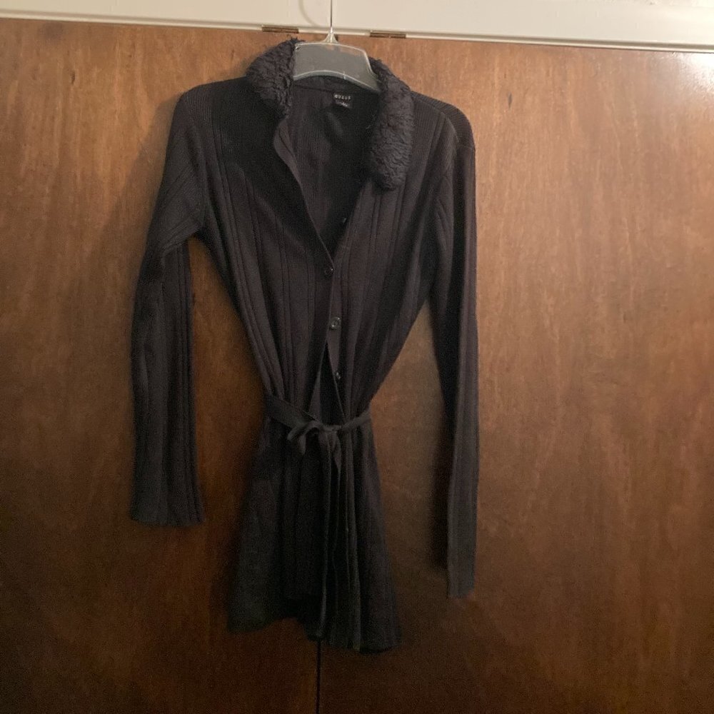 Guess black belted sweater sz small